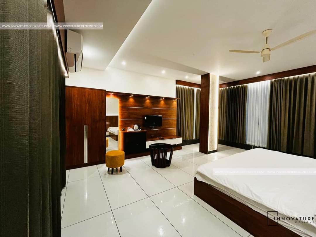 Hotel 24Inn Residency Pathanamthitta Екстер'єр фото